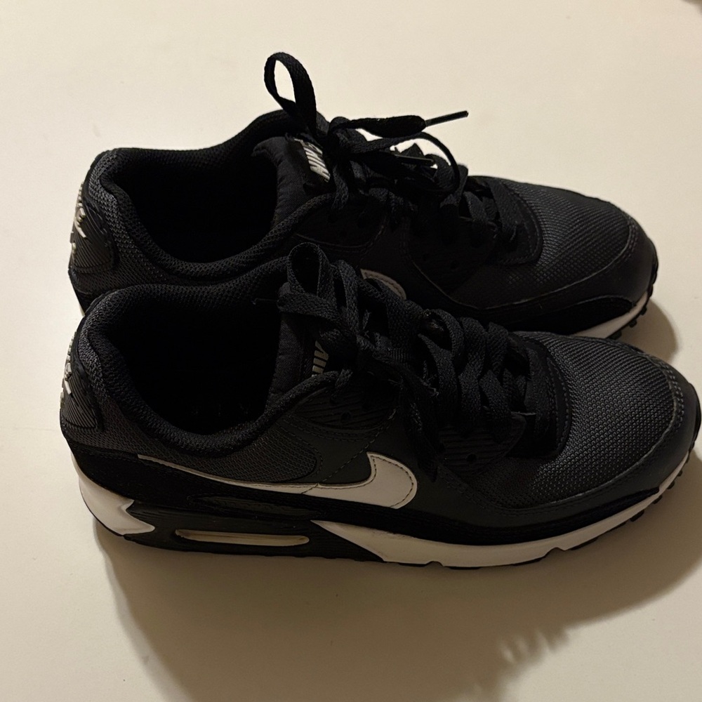 Nike Men Black and White Sneakers